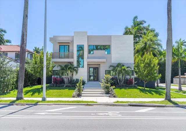 Photo 1 of Single family home for sale at 1380 Hollywood Blvd, Hollywood, FL 33019 | MLS# A12030438 | Listing updated on 2026-09-19