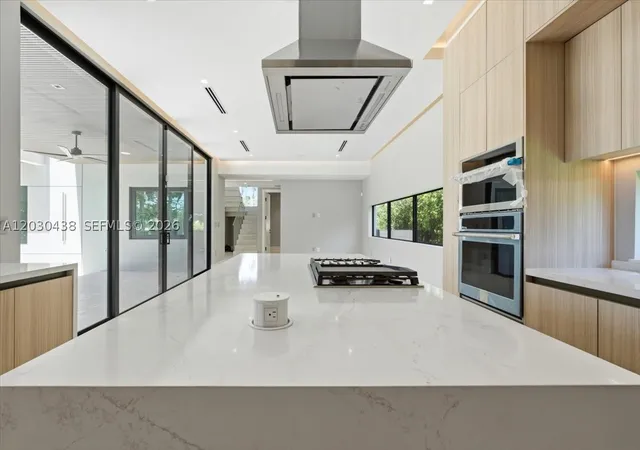 Photo 4 of Single family home for sale at 1380 Hollywood Blvd, Hollywood, FL 33019 | MLS# A12030438 | Listing updated on 2026-09-19