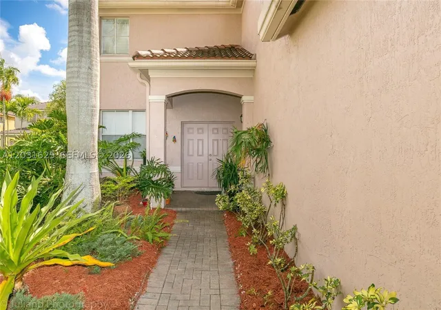 Photo 2 of Single family home for sale at 1032 Silktree Ln, Weston, FL 33327 | MLS# A12031625 | Listing updated on 2026-09-13