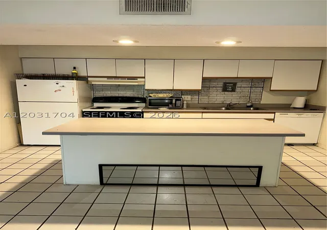Photo 3 of Sale Pending at 4055 W Mcnab Rd #H309, Pompano Beach, FL 33069 | MLS# A12031704 | Listing updated on 2026-10-01