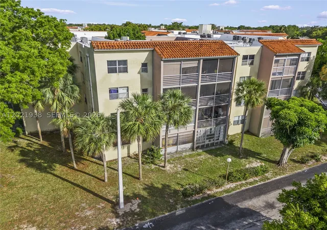Photo 3 of Condo for sale at 1800 Sw 81st Ave #1308, Pompano Beach, FL 33068 | MLS# A12021938 | Listing updated on 2026-08-27