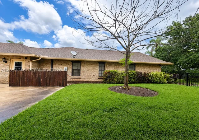 Photo 28 of Single family home for sale at 1401 W 56Th Sq, Vero Beach, FL 32966 | MLS# A12031648 | Listing updated on 2026-10-05