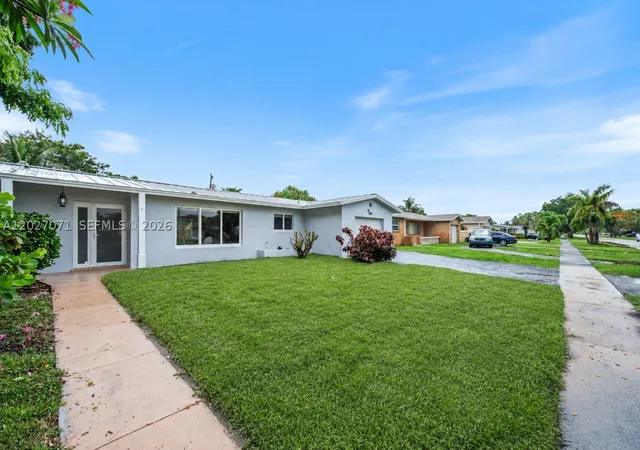 Photo 27 of Single family home for sale at 4024 Monroe St, Hollywood, FL 33021 | MLS# A12027071 | Listing updated on 2026-09-27