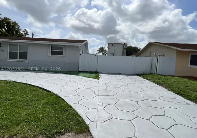 Photo 3 of Single family home for sale at 1905 Sw 100th Ave, Miramar, FL 33025 | MLS# A12030531 | Listing updated on 2026-09-06