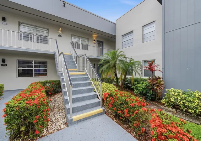 3rd image of 330 Piedmont #330, Delray Beach, FL 33484 | MLS# B26037672