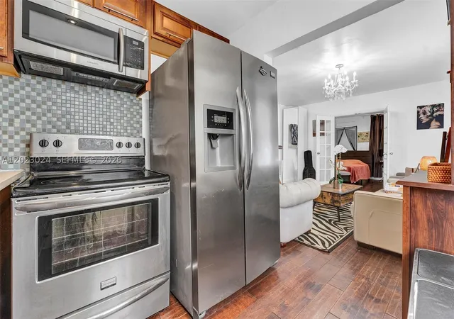 Photo 3 of Condo for sale at 1150 Euclid Ave #101, Miami Beach, FL 33139 | MLS# A12023024 | Listing updated on 2026-09-09