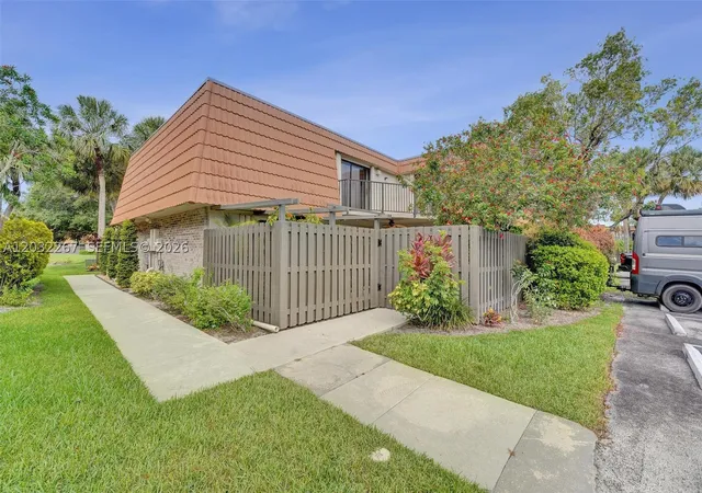 Photo 1 of Townhouse for sale at 11100 Sw 15th Mnr, Davie, FL 33324 | MLS# A12032267 | Listing updated on 2026-08-27