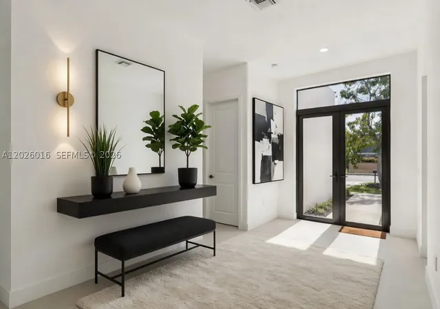 Photo 3 of Single family home for sale at 1521 Sw 40th Ter, Fort Lauderdale, FL 33317 | MLS# A12026016 | Listing updated on 2026-09-17
