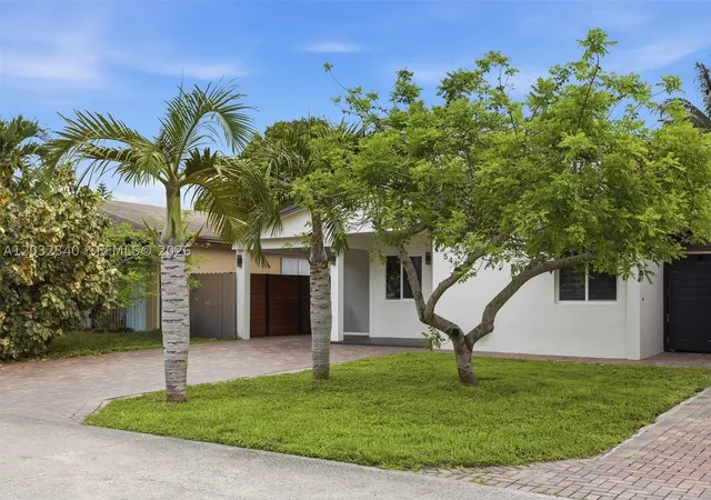 Photo 2 of Single family home for sale at 5412 Nw 192nd Ln, Miami Gardens, FL 33055 | MLS# A12032340 | Listing updated on 2026-08-30