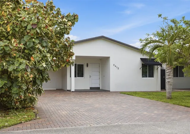 Photo 3 of Single family home for sale at 5412 Nw 192nd Ln, Miami Gardens, FL 33055 | MLS# A12032340 | Listing updated on 2026-08-30
