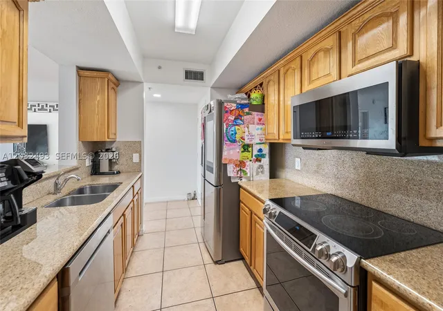 Photo 2 of Condo for sale at 4242 Nw 2Nd St #1001, Miami, FL 33126 | MLS# A12032493 | Listing updated on 2026-09-23