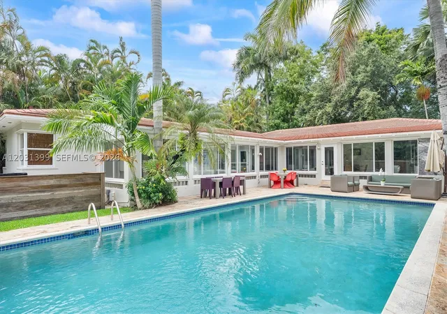 Photo 3 of Single family home for sale at 1160 Ne 100th St, Miami Shores, FL 33138 | MLS# A12031399 | Listing updated on 2026-09-08
