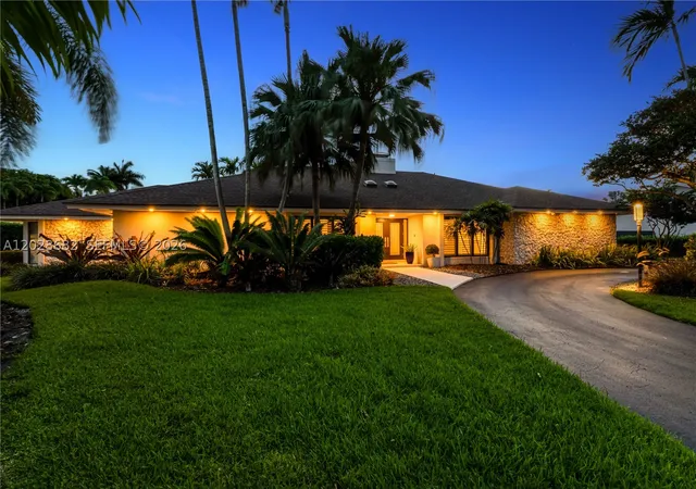Photo 2 of Single family home for sale at 12926 Sw 104th Pl, Miami, FL 33176 | MLS# A12028682 | Listing updated on 2026-08-30