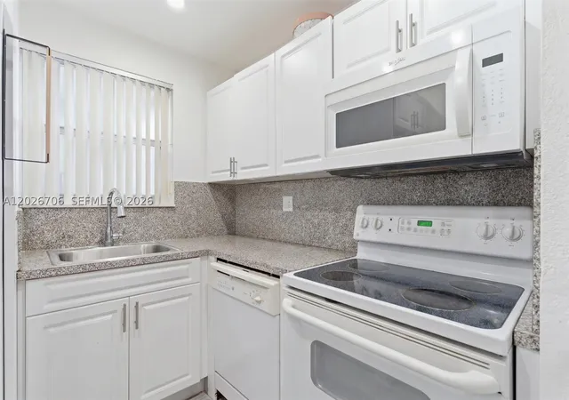Photo 4 of Condo for sale at 210 Fontainebleau Blvd #402, Miami, FL 33172 | MLS# A12026706 | Listing updated on 2026-09-08