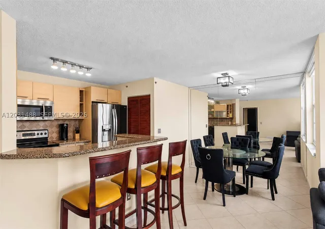 Photo 4 of Condo for sale at 19701 E Country Club Dr #5604, Miami, FL 33180 | MLS# A12031488 | Listing updated on 2026-09-10