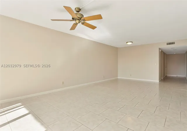 Listing Photo 5 - Condo for sale in building located at 300 Racquet Clb Rd, Weston, FL 33326 - Unit #104
