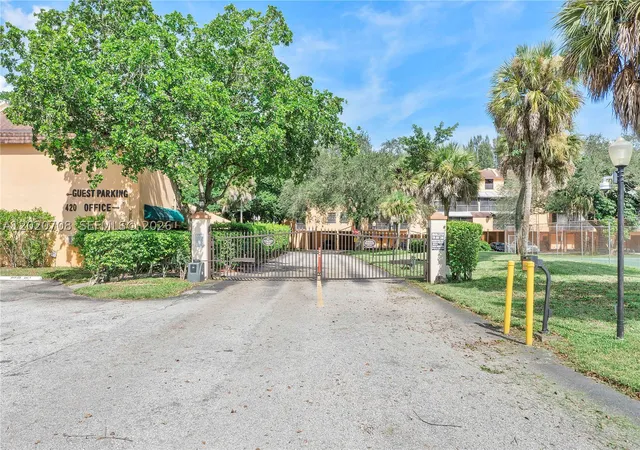 Photo 3 of Condo for sale at 430 Commodore Dr #213, Plantation, FL 33325 | MLS# A12020708 | Listing updated on 2026-08-26