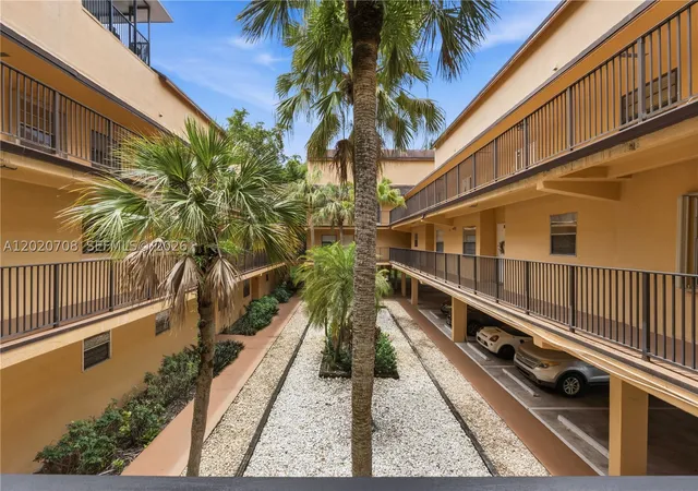 Photo 3 of Condo for sale at 430 Commodore Dr #213, Plantation, FL 33325 | MLS# A12020708 | Listing updated on 2026-08-26