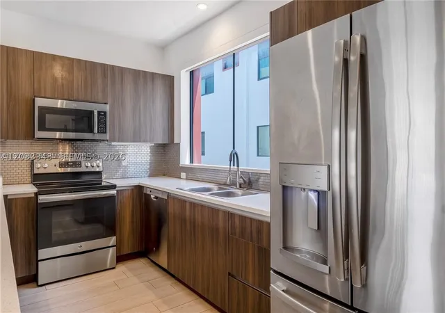 Photo 3 of Condo for sale at 113 Ne 6 #2123, Fort Lauderdale, FL 33304 | MLS# A12033343 | Listing updated on 2026-09-16