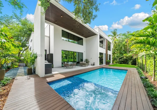 Photo 3 of Mansion for sale at 7895 Sw 52nd Ct, Miami, FL 33143 | MLS# A12025902 | Listing updated on 2026-08-30