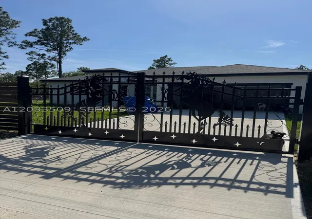 Single family home for sale at 1398 Sw Breezy Point Dr, Dunnellon, FL 34431 | MLS# A12033509