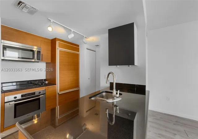 Photo 3 of Condo for sale at 50 Biscayne Blvd #4307, Miami, FL 33132 | MLS# A12033363 | Listing updated on 2026-09-10