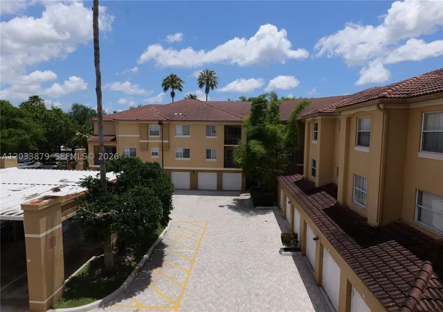 Photo 1 of Sale Pending at 771 N Pine Island Rd #308, Plantation, FL 33324 | MLS# A12033879 | Listing updated on 2026-09-14