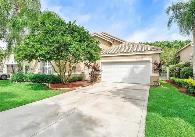 Photo 3 of Single family home for sale at 2013 Island Cir, Weston, FL 33326 | MLS# A12033663 | Listing updated on 2026-09-12