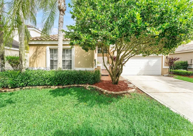 Photo 3 of Single family home for sale at 2013 Island Cir, Weston, FL 33326 | MLS# A12033663 | Listing updated on 2026-09-12