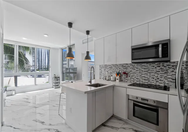 Photo 4 of Condo for sale at 300 S Biscayne Blvd #T-1411, Miami, FL 33131 | MLS# A12033411 | Listing updated on 2026-09-10