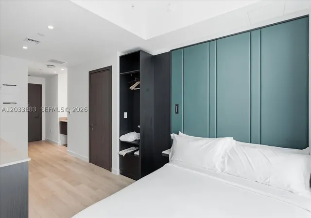 Photo 2 of Condo for sale at 20 Ne 11th #4212, Miami, FL 33132 | MLS# A12033883 | Listing updated on 2026-09-10