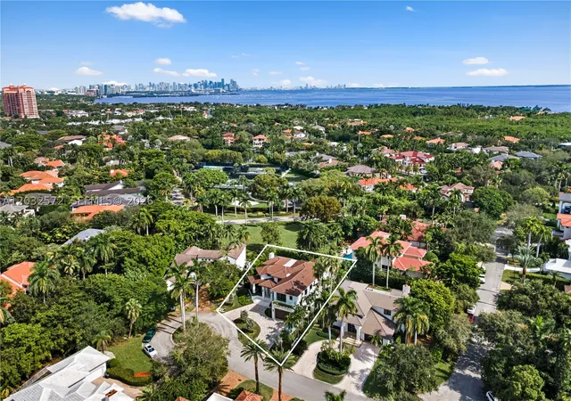 Photo 4 of Single family home for sale at 199 Caoba Ct, Coral Gables, FL 33143 | MLS# A12032572 | Listing updated on 2026-09-01