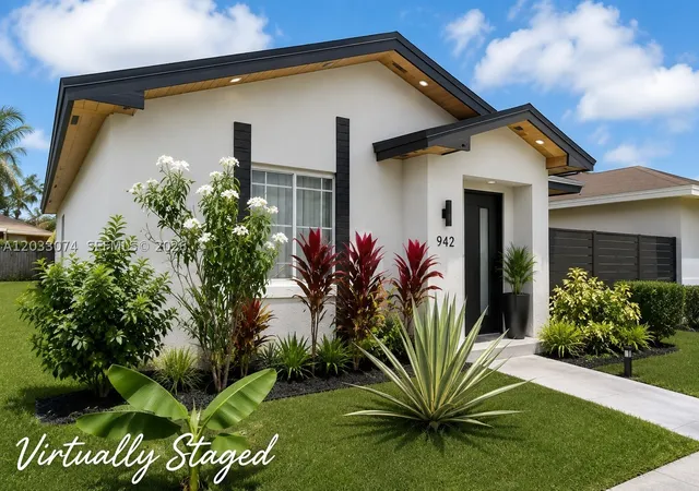 Photo 1 of Single family home for sale at 942 Sw 8th Pl, Florida City, FL 33034 | MLS# A12033074 | Listing updated on 2026-09-08