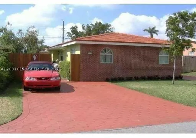 Photo 1 of Sale Pending at 625 Sw 3rd St, Hallandale Beach, FL 33009 | MLS# A12031017 | Listing updated on 2026-09-09