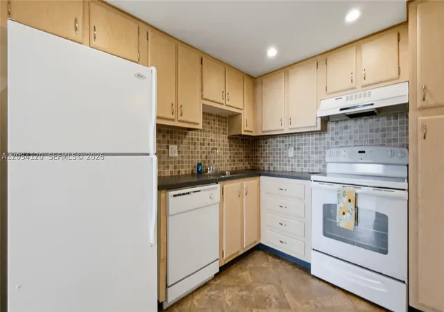 Photo 3 of Condo for sale at 1300 Saint Charles Pl #620, Pembroke Pines, FL 33026 | MLS# A12034120 | Listing updated on 2026-09-06