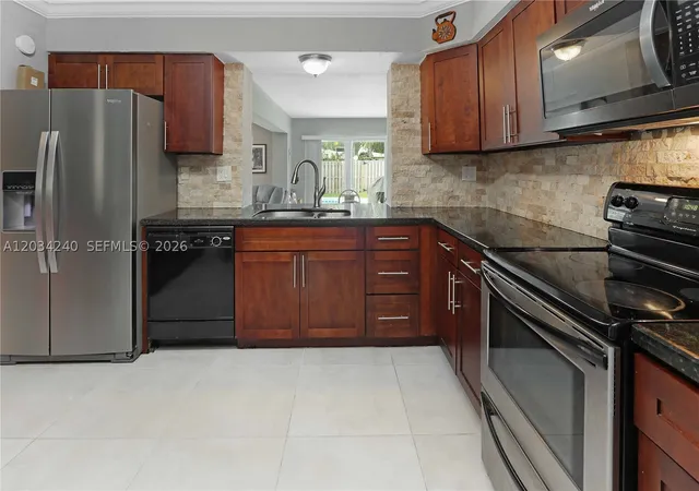 Photo 4 of Single family home for sale at 1324 Washington St, Hollywood, FL 33019 | MLS# A12034240 | Listing updated on 2026-08-31