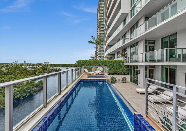 Listing Photo 5 - Condo for sale in building located at 300 Sunny Isles Blvd, Sunny Isles Beach, FL 33160 - Unit #4-502