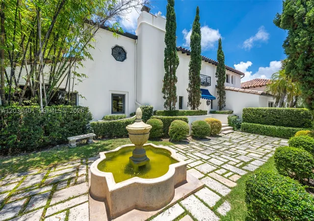 Photo 4 of Single family home for sale at 5860 Pine Tree Dr, Miami Beach, FL 33140 | MLS# A12030401 | Listing updated on 2026-09-13