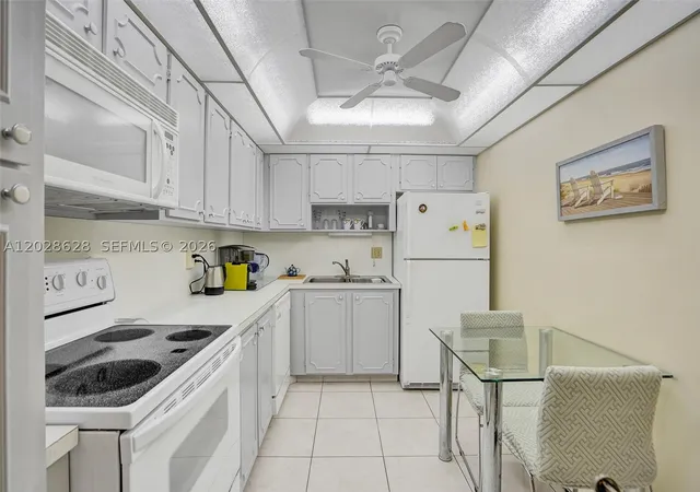 Photo 4 of Condo for sale at 3113 S Ocean Dr #603, Hallandale Beach, FL 33009 | MLS# A12028628 | Listing updated on 2026-10-02