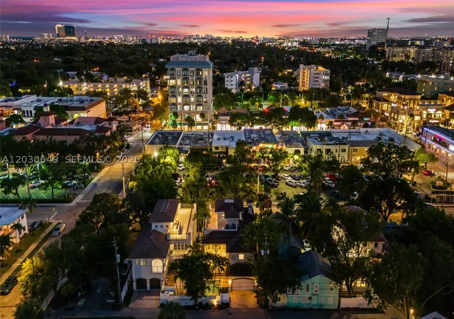 Photo 2 of Single family home for sale at 821 Se 2nd Ct, Fort Lauderdale, FL 33301 | MLS# A12030649 | Listing updated on 2026-08-31