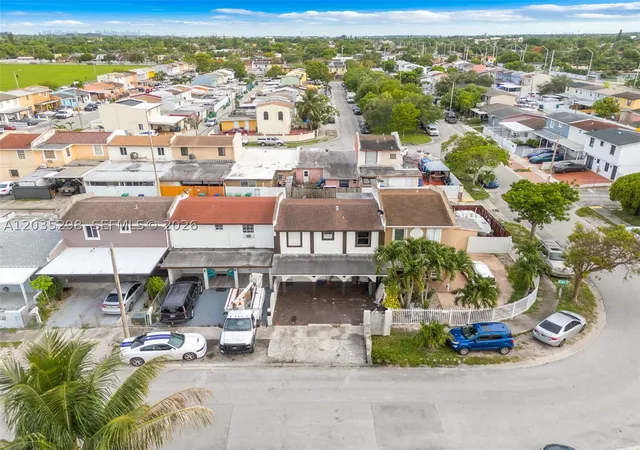 Photo 1 of Townhouse for sale at 4522 Nw 194th St, Miami Gardens, FL 33055 | MLS# A12035298 | Listing updated on 2026-09-09