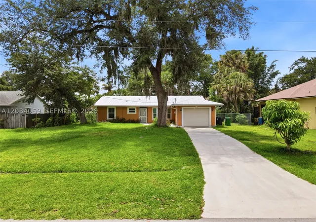 Photo 3 of Single family home for sale at 2350 Sw Vardon St, Port St Lucie, FL 34953 | MLS# A12034059 | Listing updated on 2026-09-16