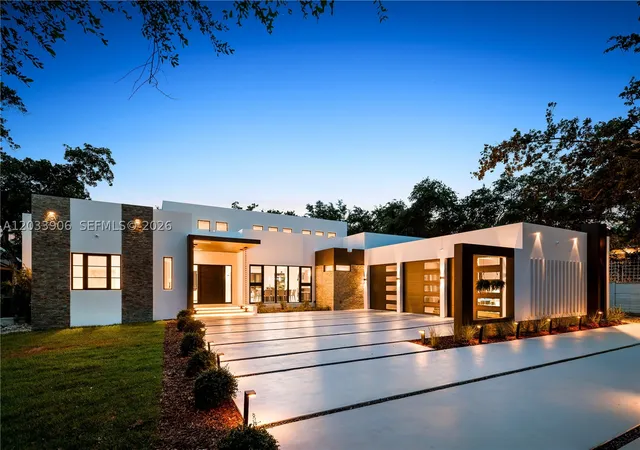 Photo 4 of Single family home for sale at 6200 Sw 83 Av, Miami, FL 33143 | MLS# A12033906 | Listing updated on 2026-09-13