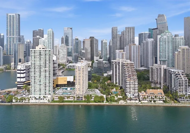Photo 2 of Condo for sale at 520 Se Brickell Key Dr #A1615, Miami, FL 33131 | MLS# A12035481 | Listing updated on 2026-09-10