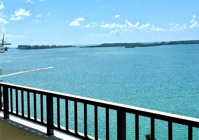Photo 3 of Condo for sale at 520 Se Brickell Key Dr #A1615, Miami, FL 33131 | MLS# A12035481 | Listing updated on 2026-09-10