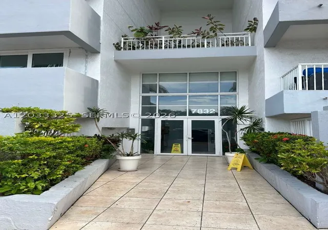 Photo 2 of Condo for sale at 7832 Collins Ave #406, Miami Beach, FL 33141 | MLS# A12033325 | Listing updated on 2026-09-16