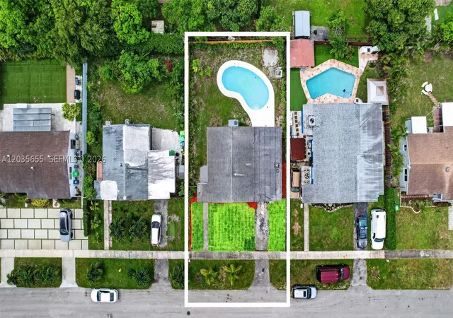 Photo 2 of Single family home for sale at 6250 Nw 14th St, Sunrise, FL 33313 | MLS# A12035655 | Listing updated on 2026-09-20