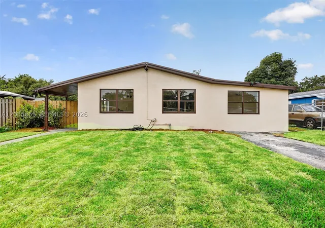 Photo 3 of Single family home for sale at 6250 Nw 14th St, Sunrise, FL 33313 | MLS# A12035655 | Listing updated on 2026-09-20