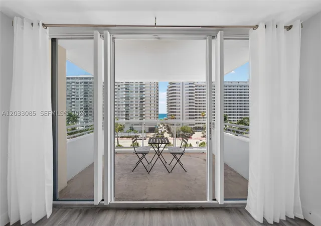 Photo 3 of Condo for sale at 5600 Collins Ave #7W, Miami Beach, FL 33140 | MLS# A12033085 | Listing updated on 2026-09-22