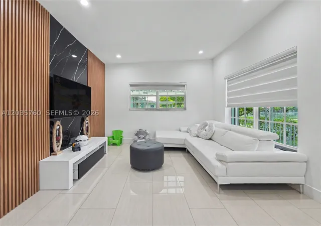 Photo 1 of Single family home for sale at 960 Ne 146th St, North Miami, FL 33161 | MLS# A12035760 | Listing updated on 2026-08-27